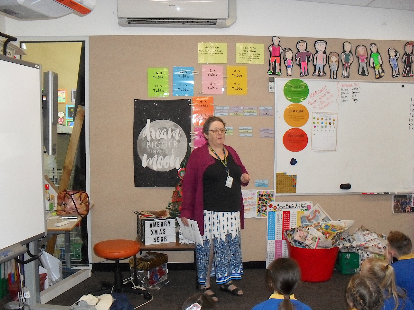 Sue Bursztynski teaching a primary school class