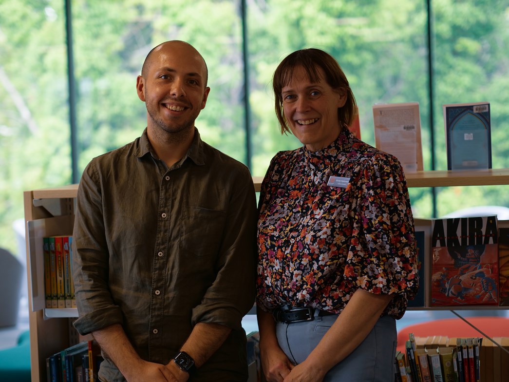 SCIS Marketing and Communications Specialist Daniel Czech with Bindy Hammond in Bob Hawke Senior Secondary school library
